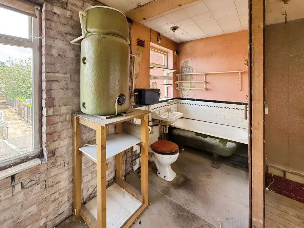Lower Stoke, Coventry, West Midlands, CV2 5HN - Online Auctions