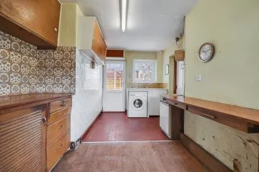 Property for Auction in Coventry & Warwickshire - 174 Hickman Road, Galley Common, Nuneaton, Warwickshire CV10 9NG