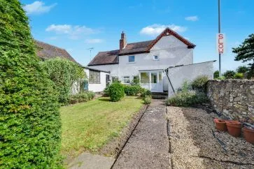 Property for Auction in Coventry & Warwickshire - 174 Hickman Road, Galley Common, Nuneaton, Warwickshire CV10 9NG