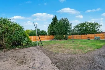 Property for Auction in Coventry & Warwickshire - 174 Hickman Road, Galley Common, Nuneaton, Warwickshire CV10 9NG