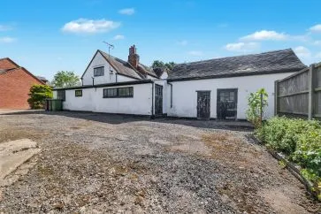 Property for Auction in Coventry & Warwickshire - 174 Hickman Road, Galley Common, Nuneaton, Warwickshire CV10 9NG