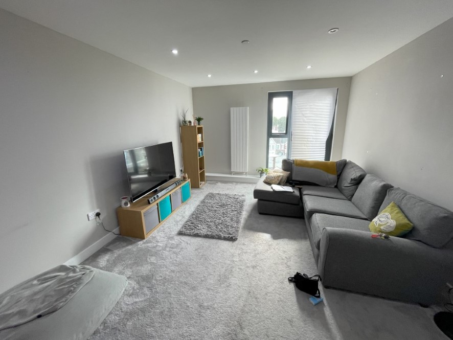 Property for Auction in East Anglia - Flat 94, Beaumont Court 61-71, Victoria Avenue, Southend-On-Sea, Essex SS2 6EB