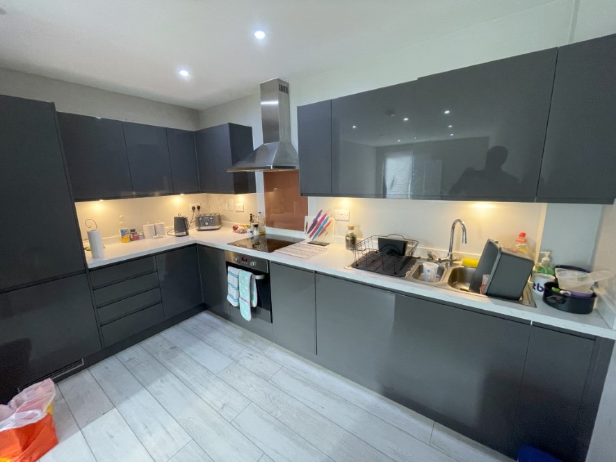 Property for Auction in East Anglia - Flat 94, Beaumont Court 61-71, Victoria Avenue, Southend-On-Sea, Essex SS2 6EB