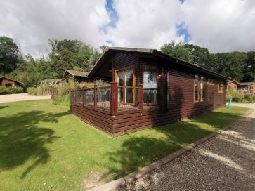 Property for Auction in East Anglia - Bungay Lodge, Waveney Inn and River Centre, Staithe Road, Burgh St. Peter, Suffolk NR34 0DE