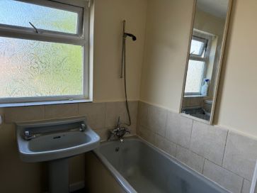 Property for Auction in East Anglia - 12- 14  Bridge Road, Sutton Bridge, Spalding, Lincolnshire PE12 9UA