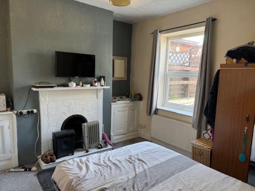 Property for Auction in East Anglia - 12- 14  Bridge Road, Sutton Bridge, Spalding, Lincolnshire PE12 9UA