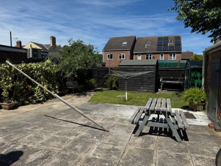Property for Auction in East Anglia - 12- 14  Bridge Road, Sutton Bridge, Spalding, Lincolnshire PE12 9UA