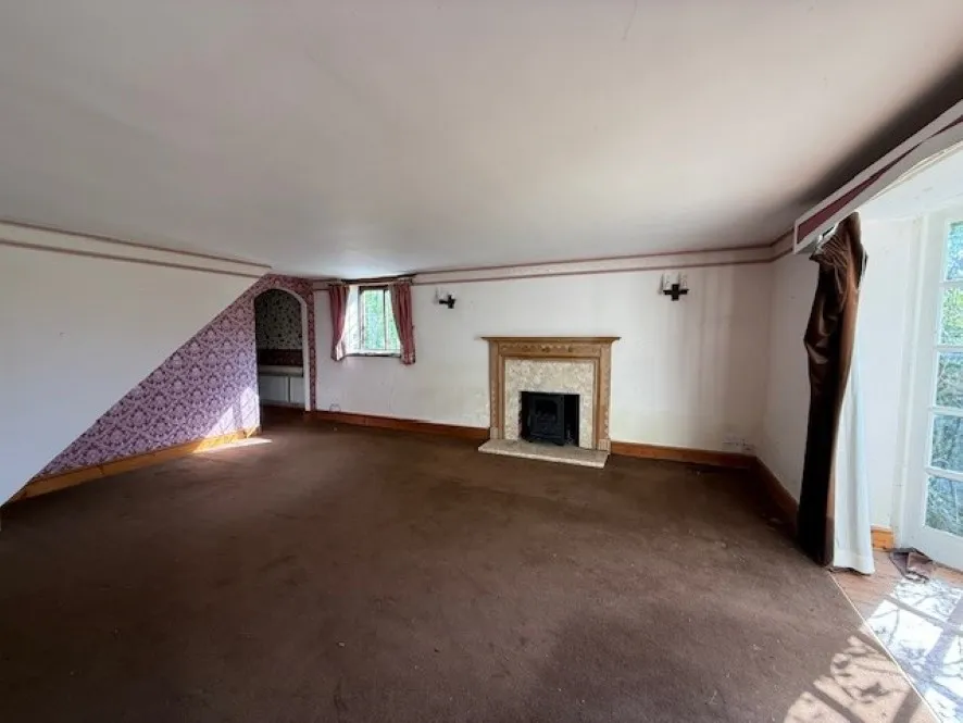 Property for Auction in East Anglia - Woodmans Lodge and Annexe, 38 The Street, Ashwellthorpe, Norfolk NR16 1HD