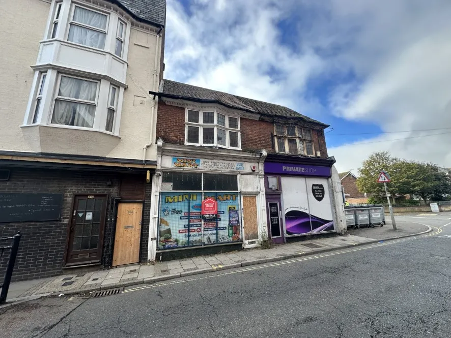 Property for Auction in East Anglia - 1 Howard Street North, Great Yarmouth, Norfolk NR30 1PD