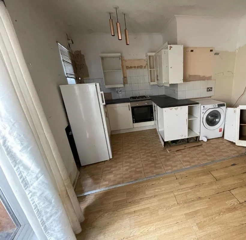 Southend-On-Sea, Essex, SS2 5EZ - Online Auctions