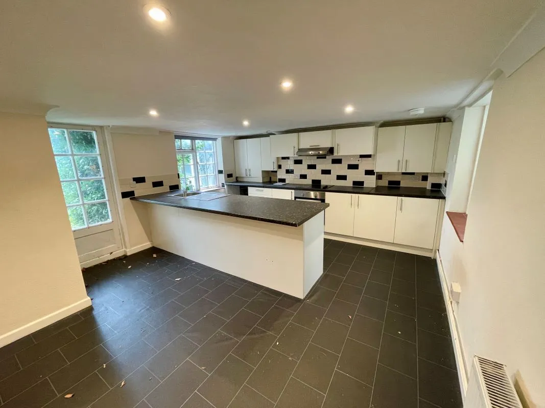 Colchester, Essex, CO2 7HB - Online Auctions