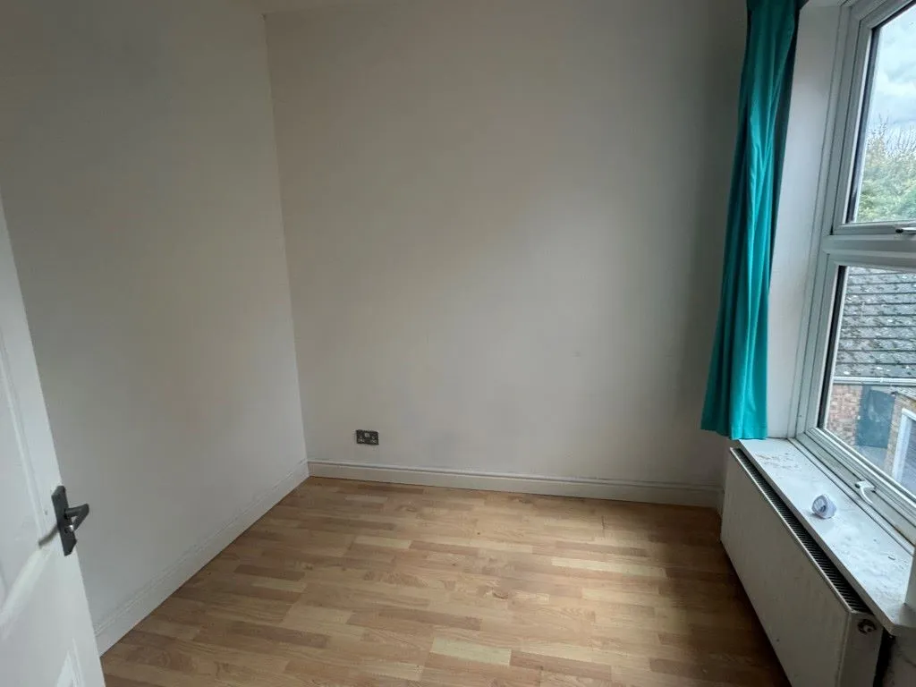 Spalding, Lincolnshire, PE11 2UN - Online Auctions