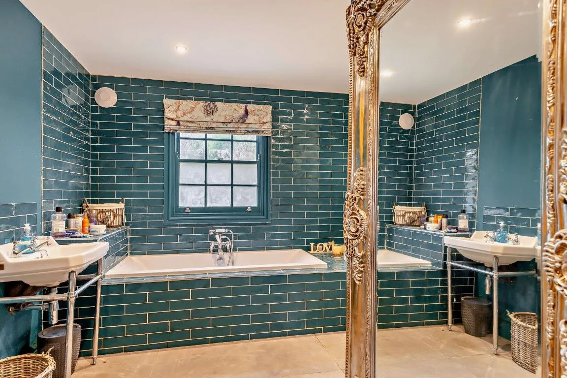 Meldreth, Royston, Hertfordshire, SG8 6NZ - Online Auctions