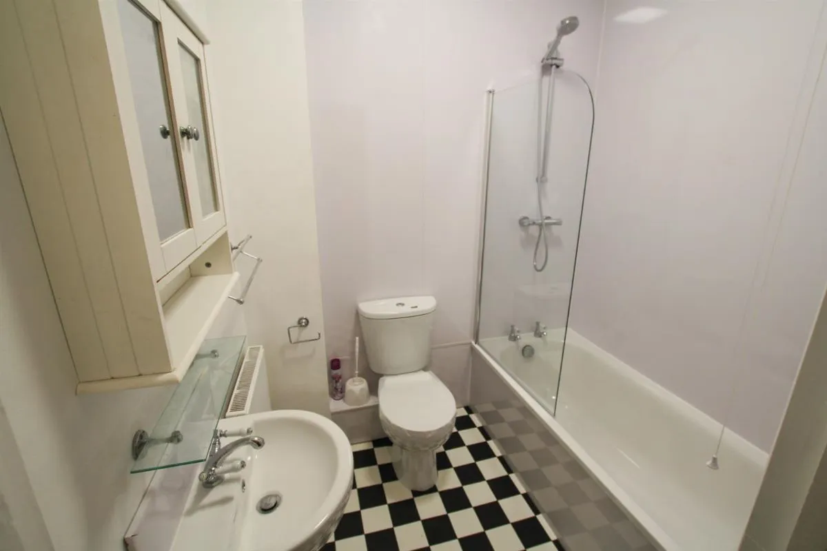 282 Southtown Road, Great Yarmouth, Norfolk, NR31 0JB - Online Auctions