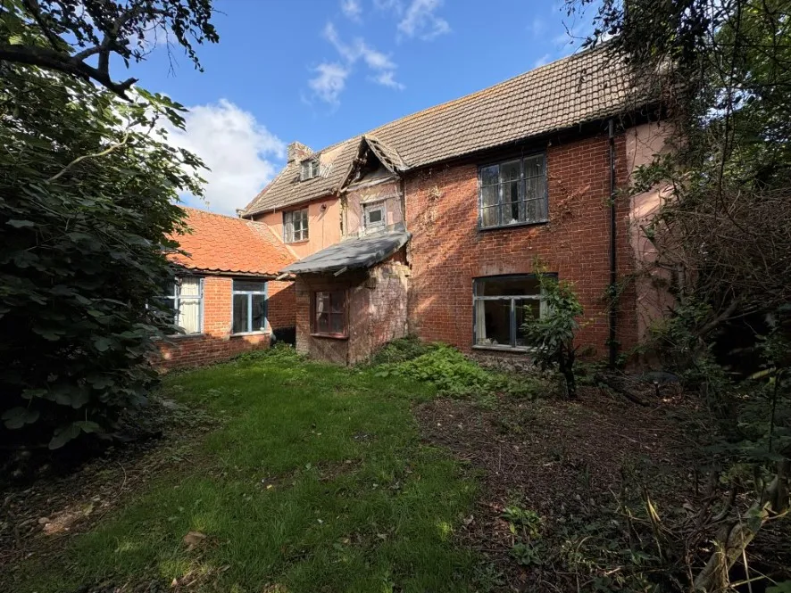 Property for Auction in East Anglia - 43 The Green, Upton, Norwich, Norfolk NR13 6AY