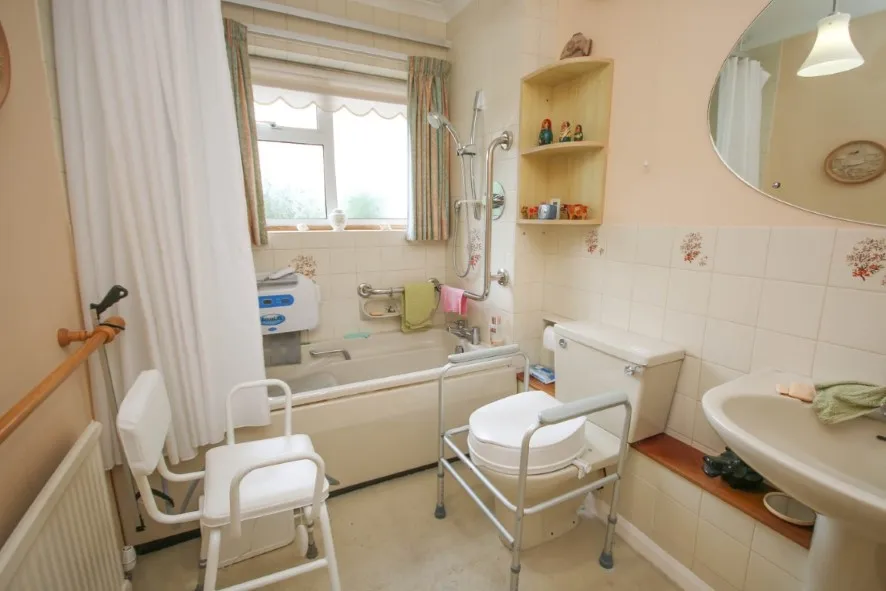 Property for Auction in East Anglia - 12 Sandy Lane, South Wootton, King&apos;s Lynn, Norfolk PE30 3NX