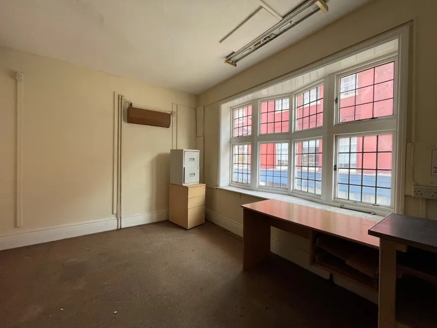 Property for Auction in East Anglia - 1 Howard Street North, Great Yarmouth, Norfolk NR30 1PD