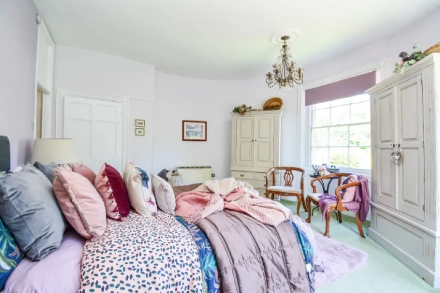 Property for Auction in East Anglia - Flat 6, Knapton House, North Walsham Road, Knapton, North Walsham, Norfolk NR28 0RT