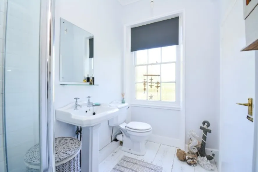 Property for Auction in East Anglia - Flat 6, Knapton House, North Walsham Road, Knapton, North Walsham, Norfolk NR28 0RT