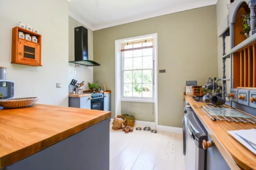 Property for Auction in East Anglia - Flat 6, Knapton House, North Walsham Road, Knapton, North Walsham, Norfolk NR28 0RT