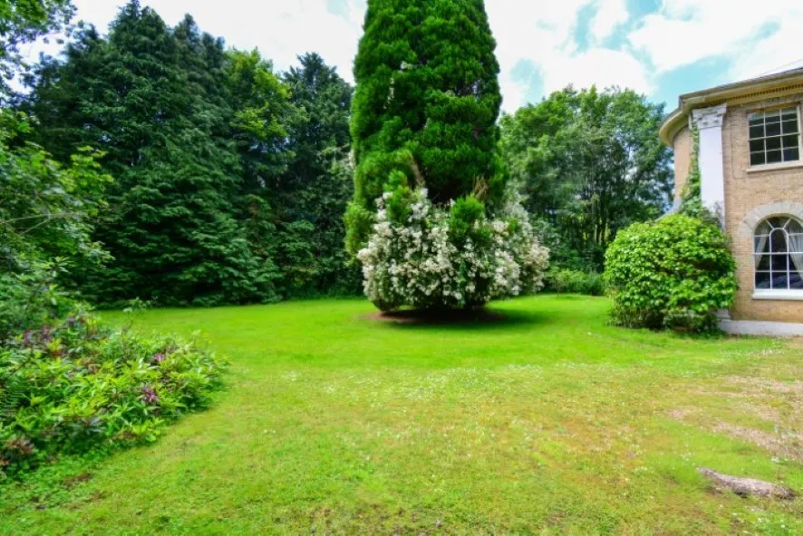 Property for Auction in East Anglia - Flat 6, Knapton House, North Walsham Road, Knapton, North Walsham, Norfolk NR28 0RT