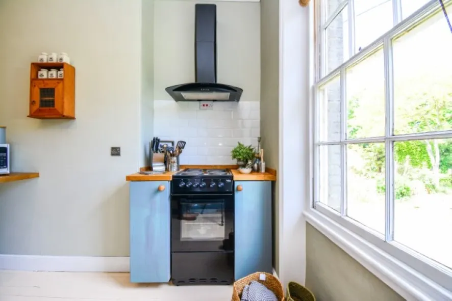 Property for Auction in East Anglia - Flat 6, Knapton House, North Walsham Road, Knapton, North Walsham, Norfolk NR28 0RT