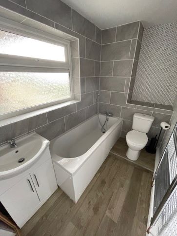Property for Auction in East Anglia - 10 Claremont Court, Claremont Road, Westcliff-On-Sea, Essex SS0 7DY