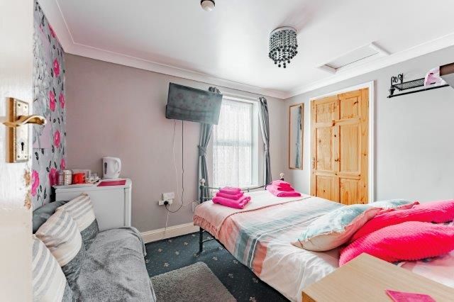 16 Trafalgar Road, Great Yarmouth, Norfolk, NR30 2LD - Online Auctions
