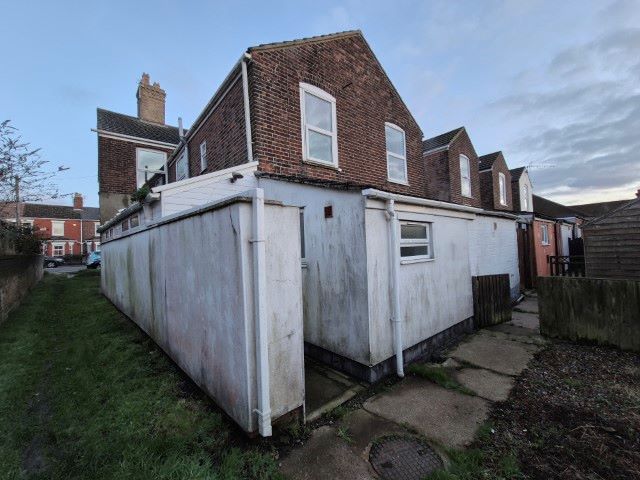 Caister-On-Sea, Great Yarmouth, Norfolk, NR30 5BT - Online Auctions