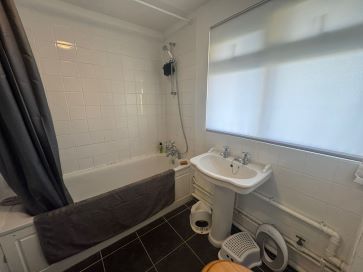 Property for Auction in East Anglia - 56 Churchill Court, Newmarket, Suffolk CB8 0JZ