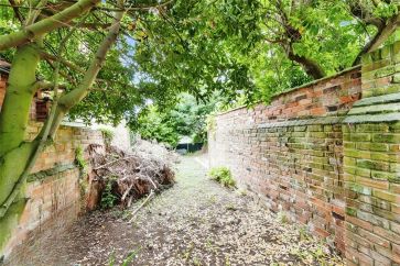 Property for Auction in East Anglia - 2 Ballygate, Beccles, Suffolk NR34 9NA