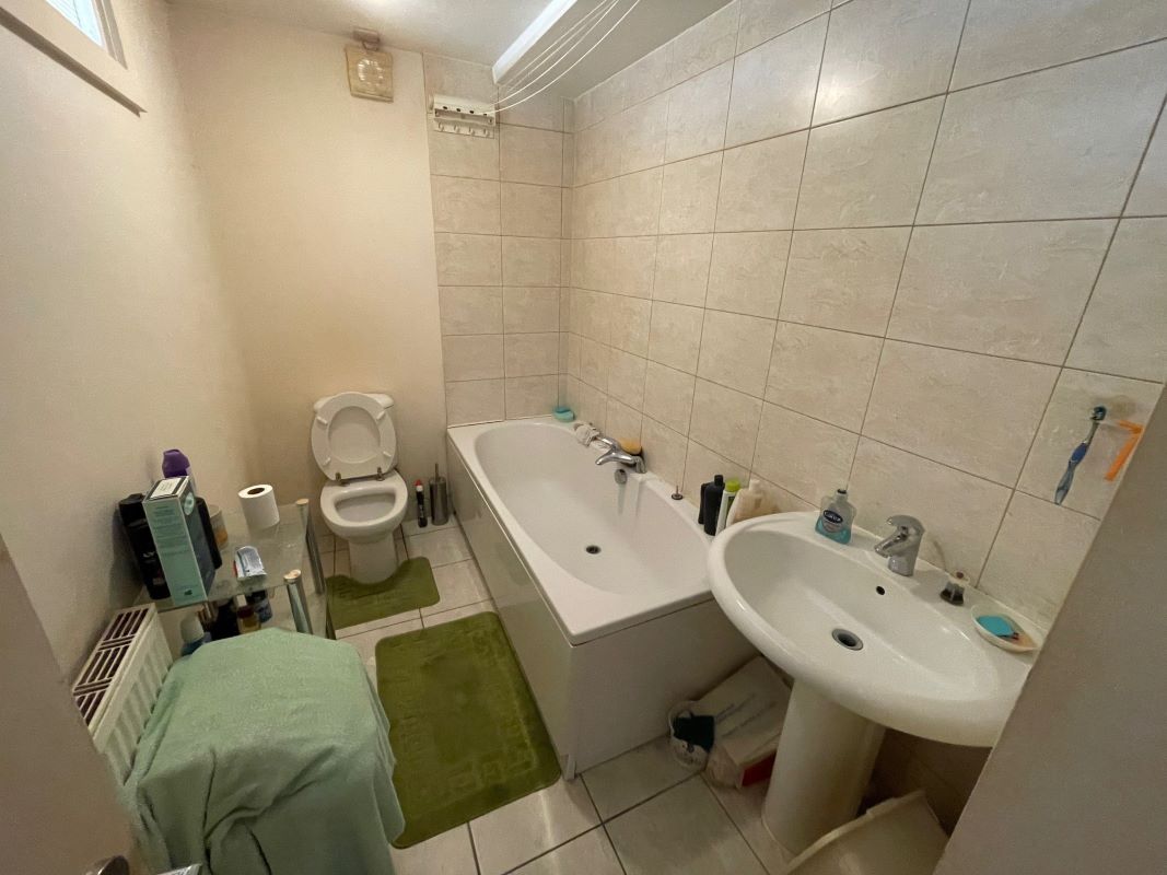 Chadwell St. Mary, Grays, Essex, RM16 4BJ - Online Auctions