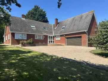 Property for Auction in East Anglia - Model House, Wash Lane, Aslacton, Norwich, Norfolk NR15 2JR