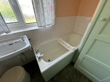 Property for Auction in East Anglia - 4 Coronation Close, Waterbeach, Cambridge, Cambridgeshire CB25 9NP
