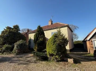 Property for Auction in East Anglia - The Glebe House, Attleborough Road, Little Ellingham, Attleborough, Norfolk NR17 1JH