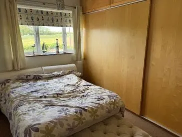 Property for Auction in East Anglia - 6 Wansford Road, Yarwell, Peterborough, Cambridgeshire PE8 6PN