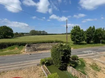 Property for Auction in East Anglia - 6 Wansford Road, Yarwell, Peterborough, Cambridgeshire PE8 6PN