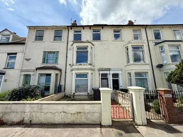 Property for Auction in East Anglia - 66 Pakefield Road, Lowestoft, Suffolk NR33 0HX