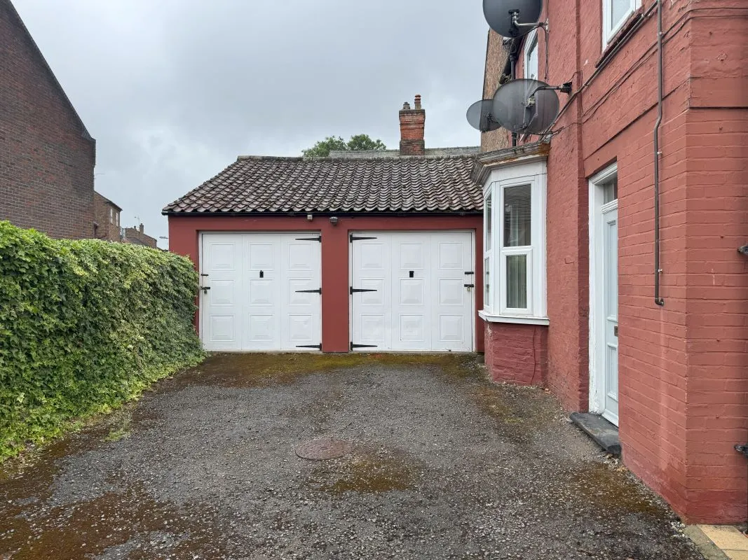 Boston, Lincolnshire, PE21 6PS - Online Auctions