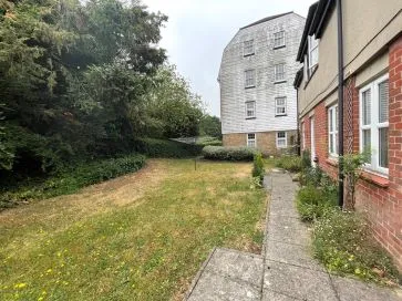 Property for Auction in East Anglia - Flat 3, Lucam Lodge, The Garners, Rochford, Essex SS4 1DS