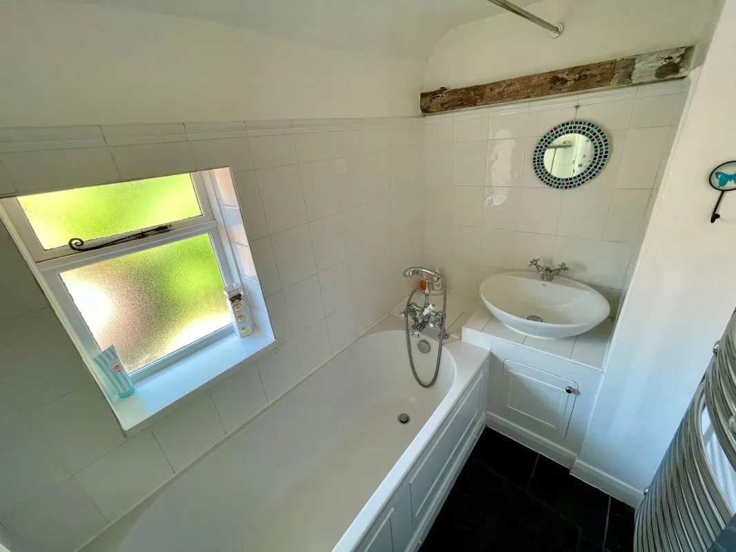 1 Hyde Park Corner, Woodbridge, Suffolk, IP12 2AZ - Online Auctions