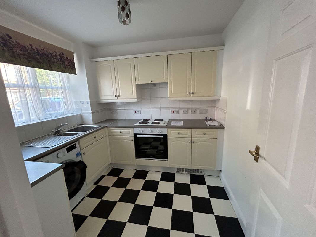Ashford, Kent, TN24 0PZ - Online Auctions