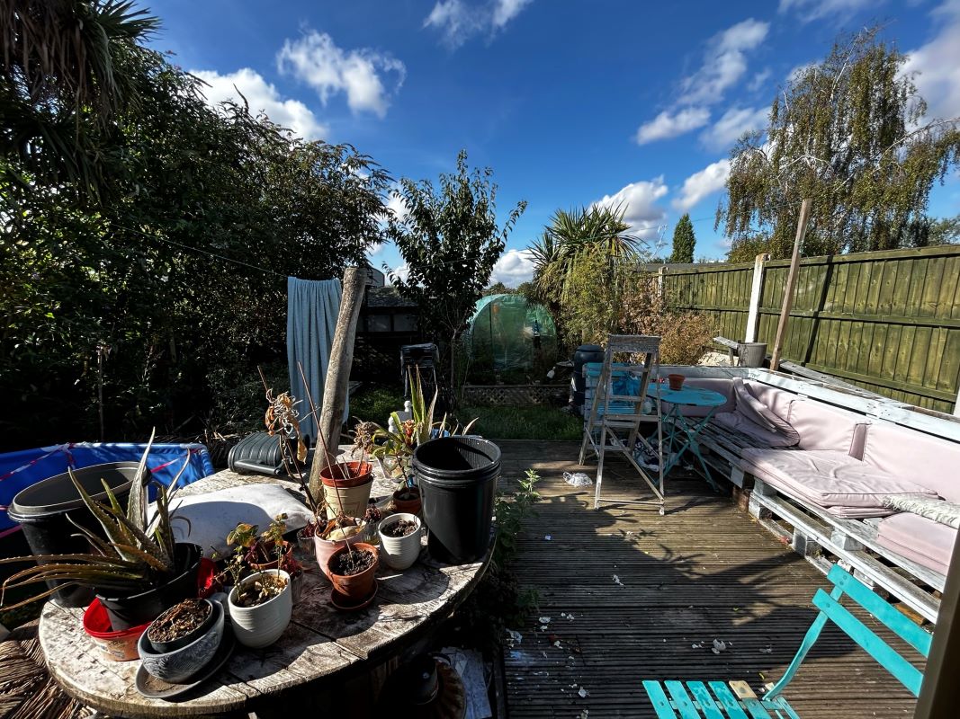 Silvertown Avenue, Stanford-le-Hope, Essex, SS17 7BT - Online Auctions
