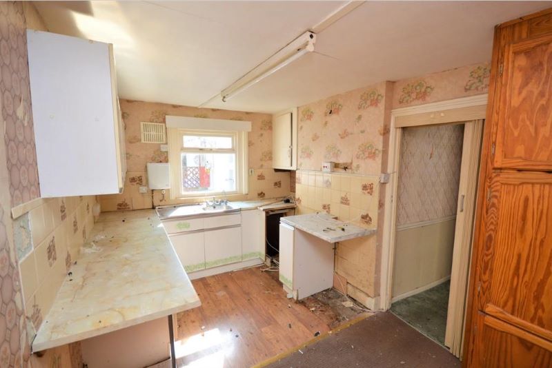 Shanklin, Isle of Wight, PO37 6JY - Online Auctions