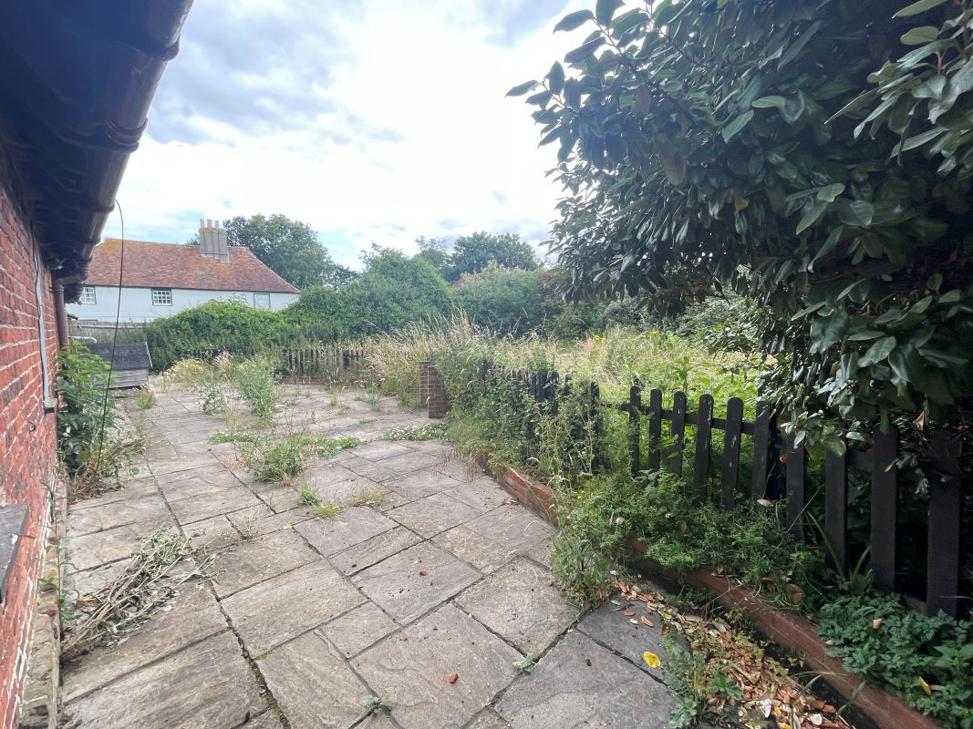 The Barn Foulmead Farm, Sandwich Road, Deal, Kent, CT14 0AS - Online Auctions