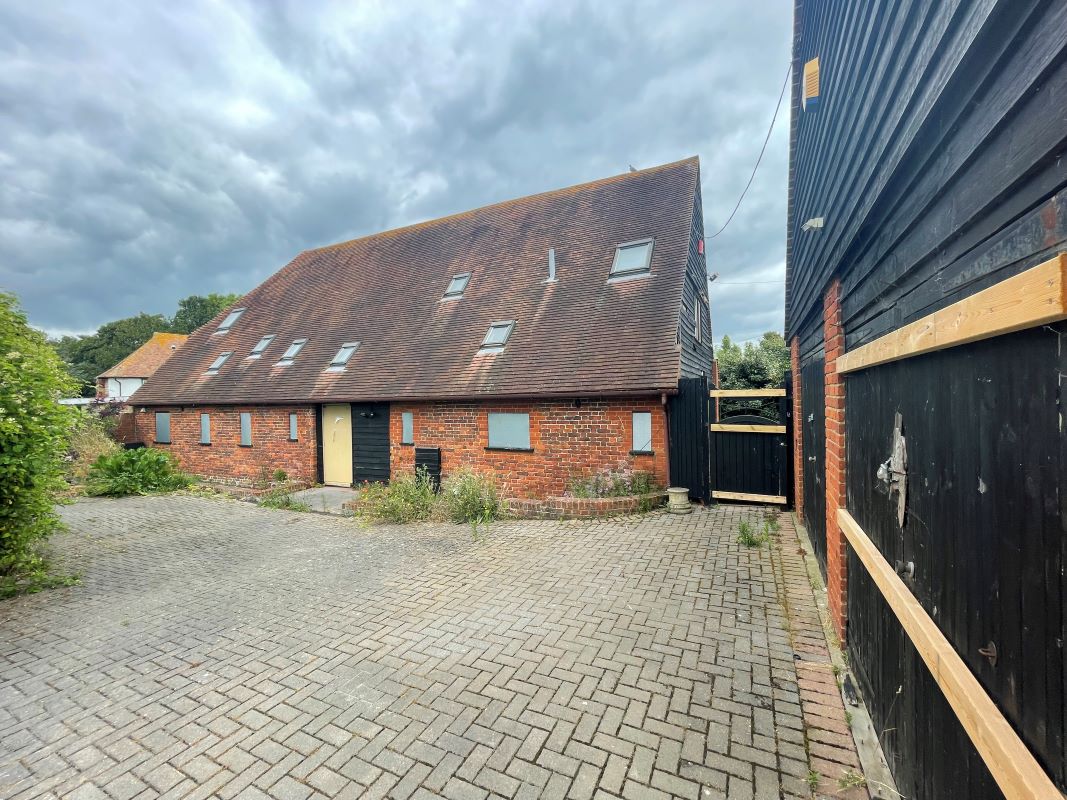 The Barn Foulmead Farm, Sandwich Road, Deal, Kent, CT14 0AS - Online Auctions