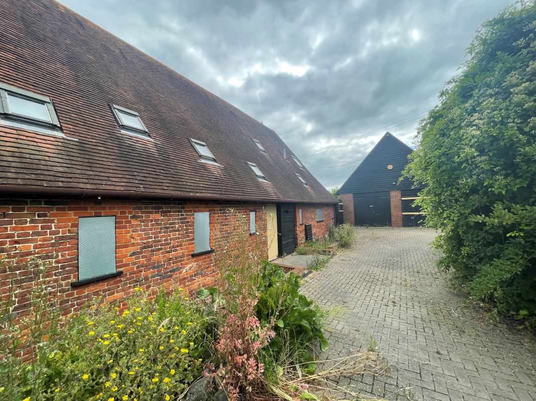 The Barn Foulmead Farm, Sandwich Road, Deal, Kent, CT14 0AS - Online Auctions