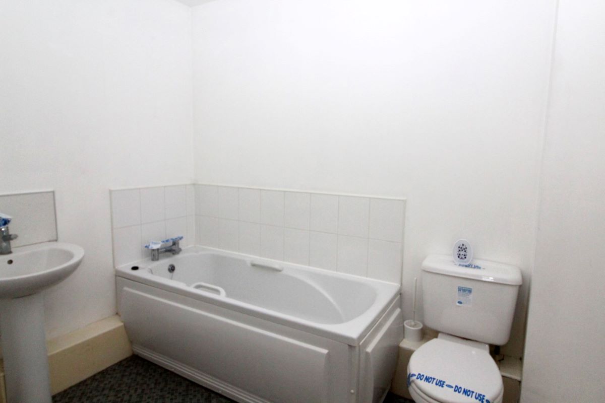 Kemley House, Ferensway, Hull, HU2 8NY - Online Auctions