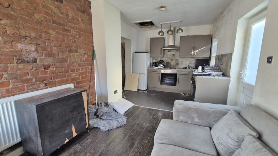 Property for Auction in Hull & East Yorkshire - 175-177 Newland Avenue, Hull, East Yorkshire