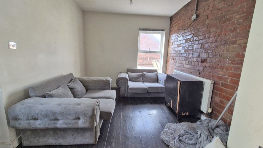Property for Auction in Hull & East Yorkshire - 175-177 Newland Avenue, Hull, East Yorkshire